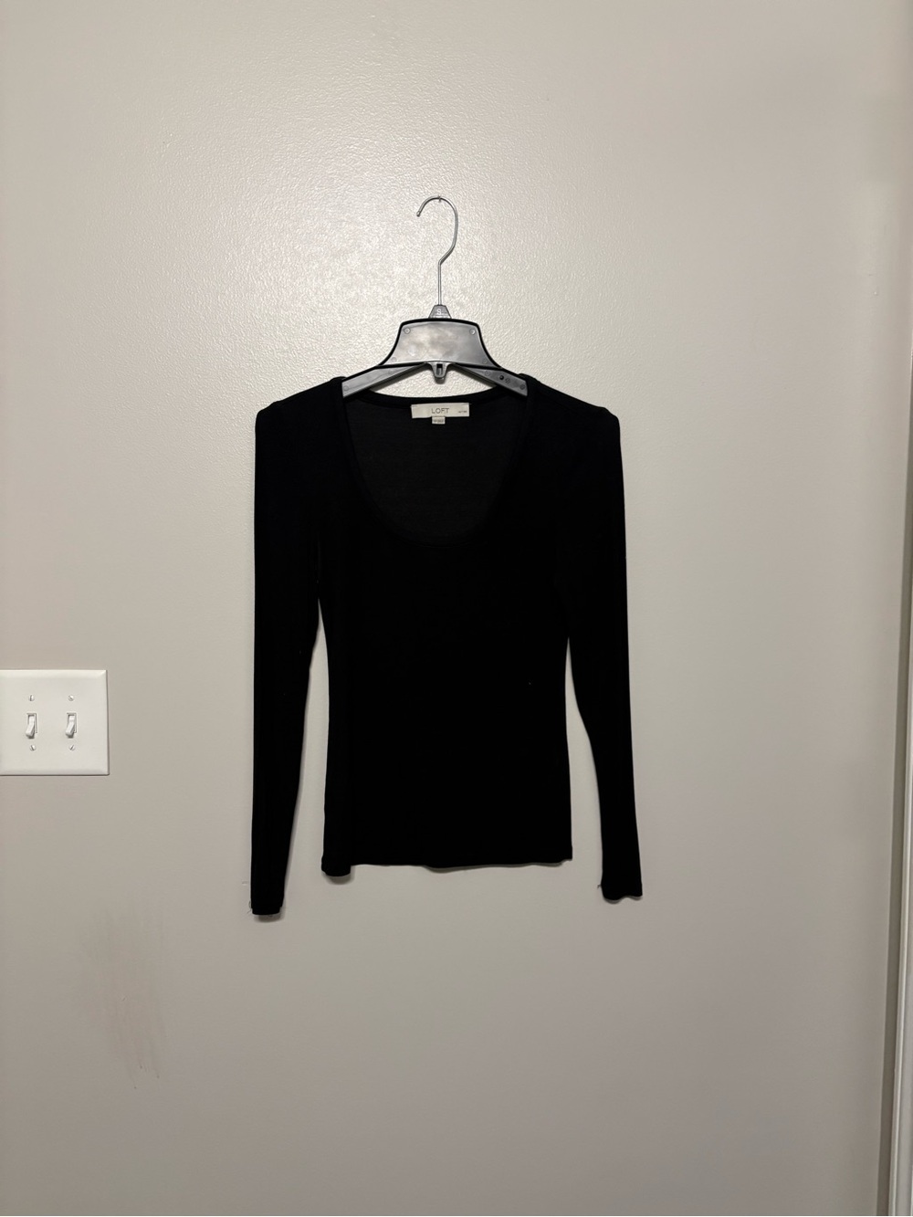 LOFT Black Long-Sleeve Scoop Neck Top